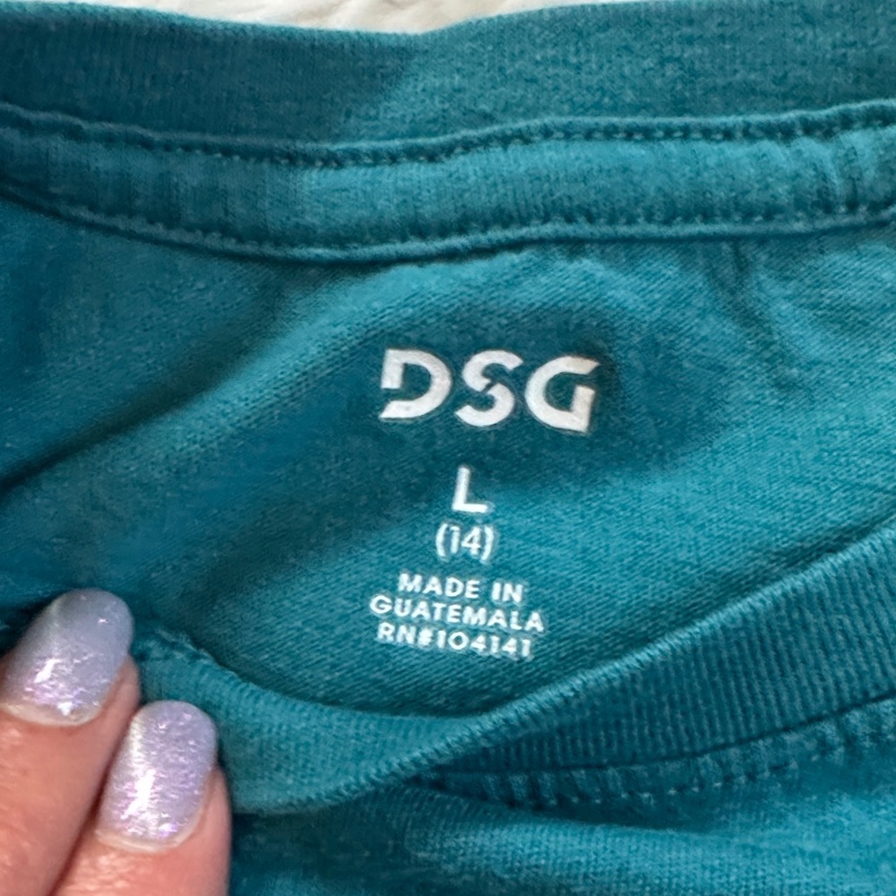 DSG Dick’s Sporting Goods Teal Athletic Cropped Graphic Tee Girls/Juniors Retro - Picture 2 of 6